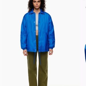Aritzia TNA Coaches Jacket
Oversized vegan-down puffer jacket S
